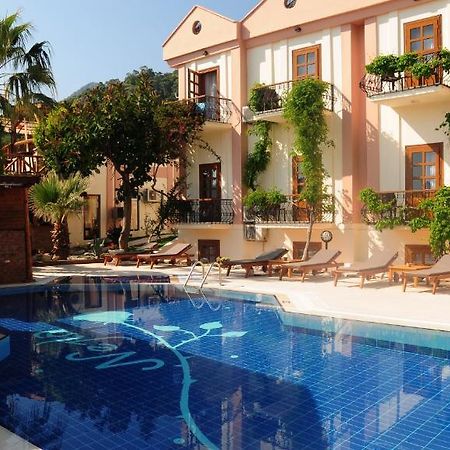 Flying Dutchman Hotel 올루데니스 외부 사진