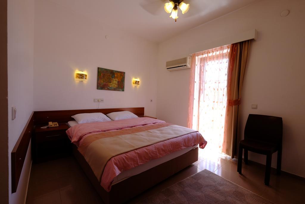 Flying Dutchman Hotel 올루데니스 외부 사진