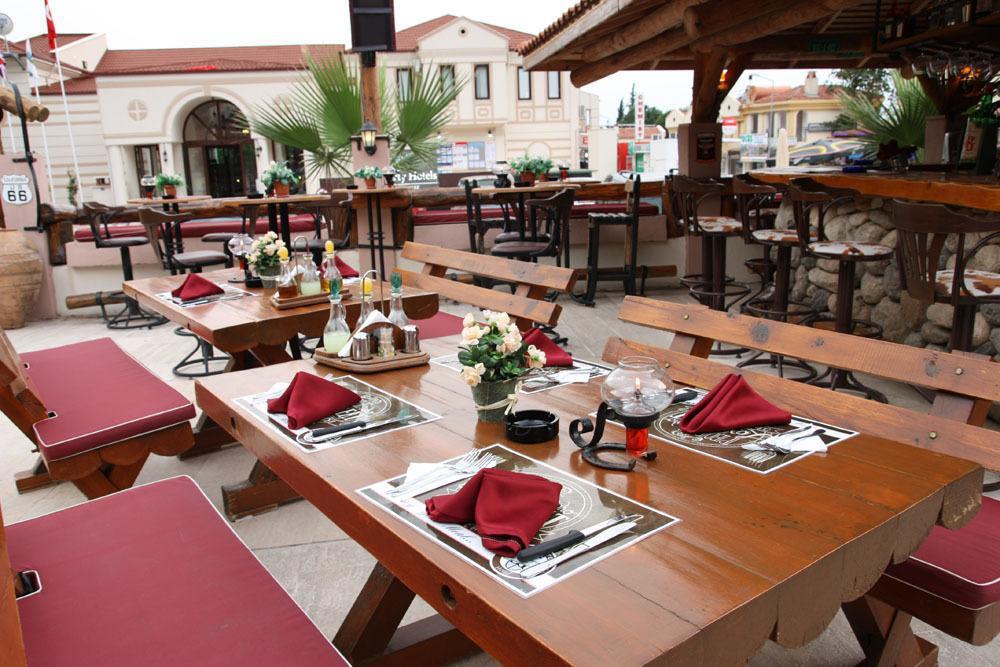 Flying Dutchman Hotel 올루데니스 외부 사진