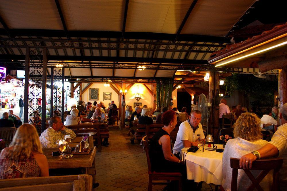 Flying Dutchman Hotel 올루데니스 외부 사진