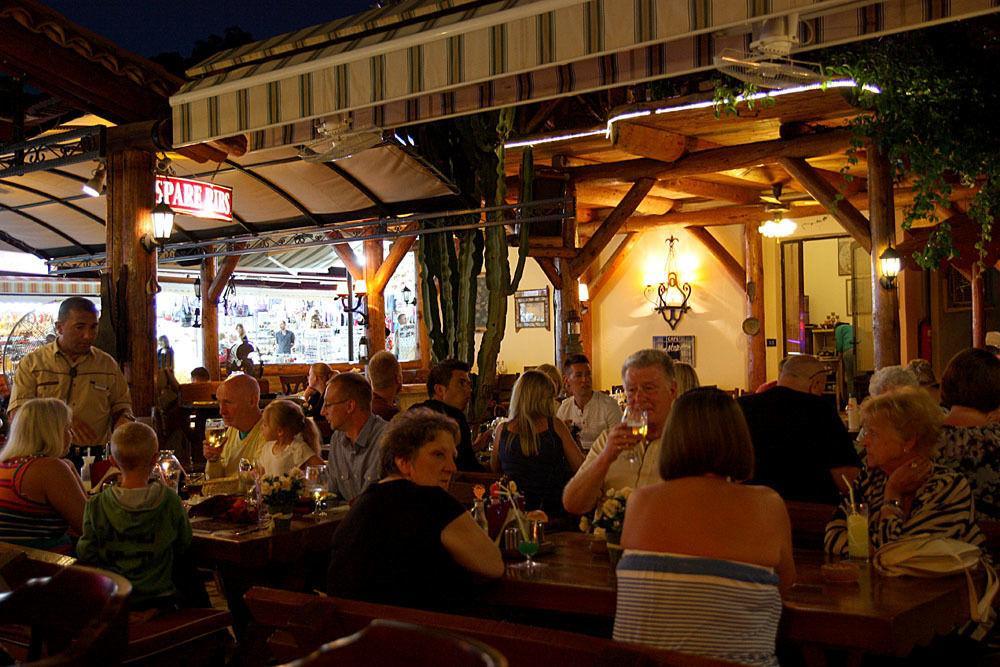 Flying Dutchman Hotel 올루데니스 외부 사진