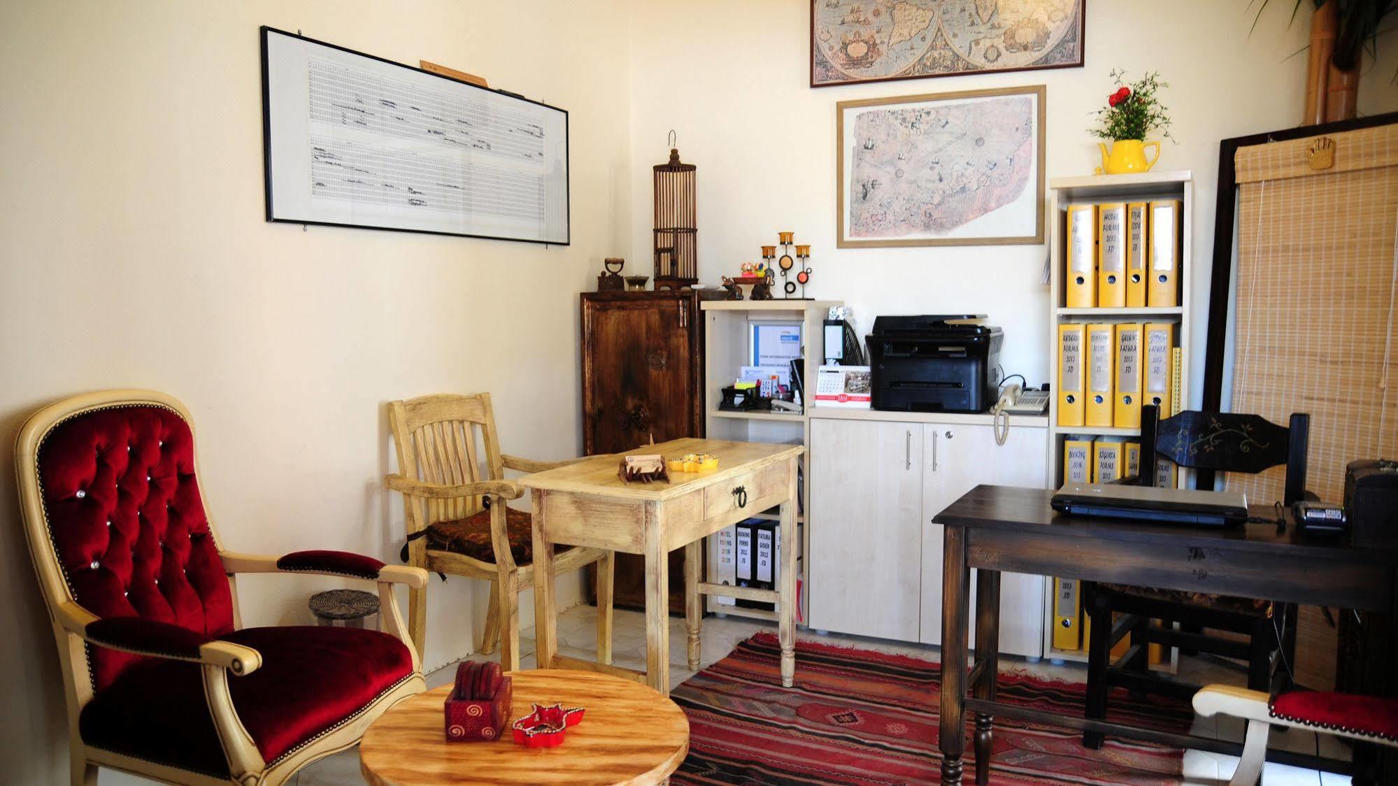 Flying Dutchman Hotel 올루데니스 외부 사진